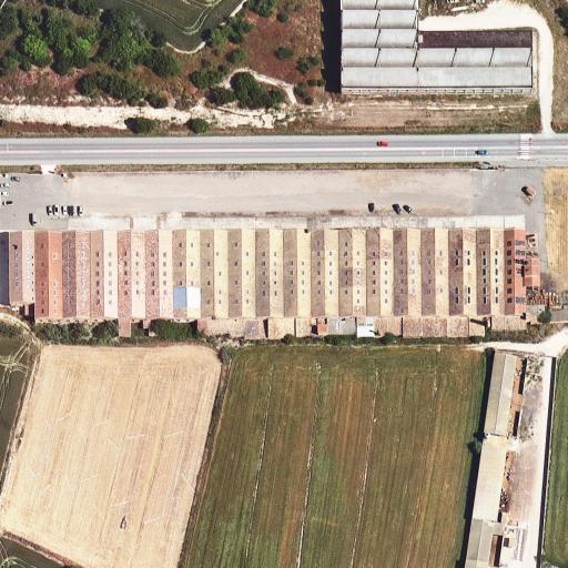 Vista aérea de Naus industrials Cal Trepat, lugar abandonado en Tàrrega (Lérida)