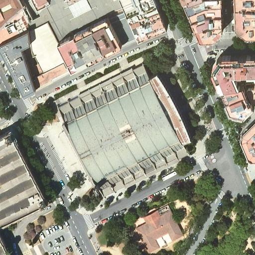 Vista aérea de Palau Municipal d'Esports de Barcelona, lugar abandonado en Barcelona