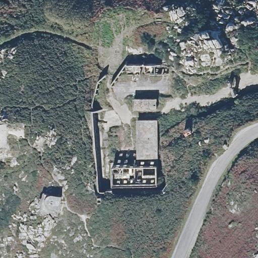 Vista aérea de Ruínas das Baterías de Cabo Silleiro, lugar abandonado en Baiona (Pontevedra)